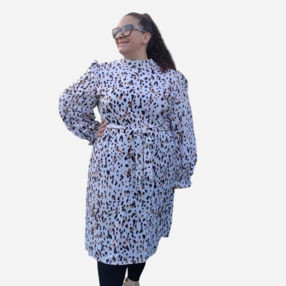 Elegant Black and White Patterned Dress